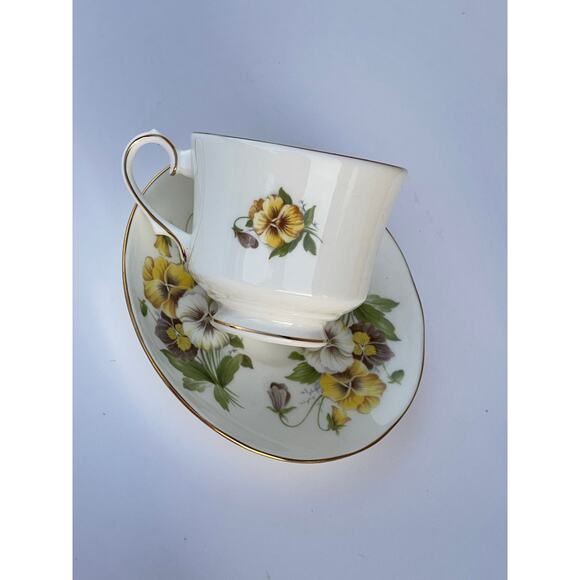 Vintage Duchess Bone China Porcelain English Cup & Saucer - Picture 2 of 8